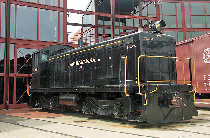 DL&W 428 dressed in black