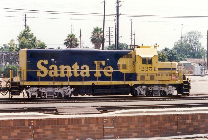 Santa Fe railroad photo album at VistaDome.com
